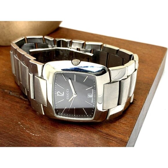 GUCCI Unisex Watch 8500M Swiss Quartz Gray Dial Silver Stainless Steel 34mm